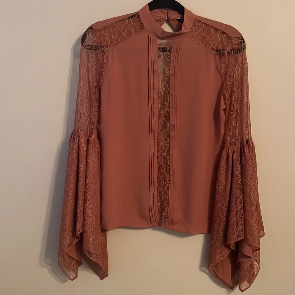 NWOT. Express Handkerchief Sleeve Lace Blouse Top Peach Pink. XS. - Picture 10 of 11
